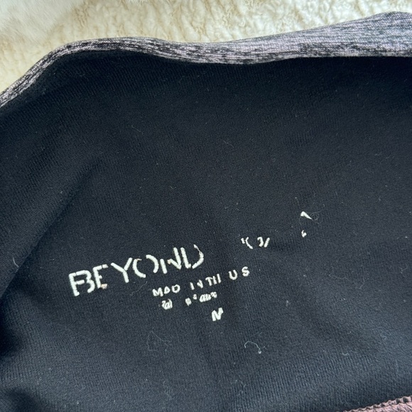 BEYOND YOGA Heather Purple Leggings M - Picture 2 of 3